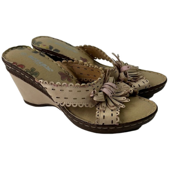 Soflex Italy Leather Applique Wedges - Picture 1 of 9